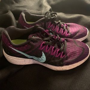 Cute nike lunartempos hardly worn